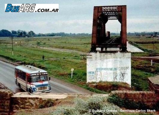File:Puente del ex-ferrocarril Midland sobre el Sarmiento.jpg